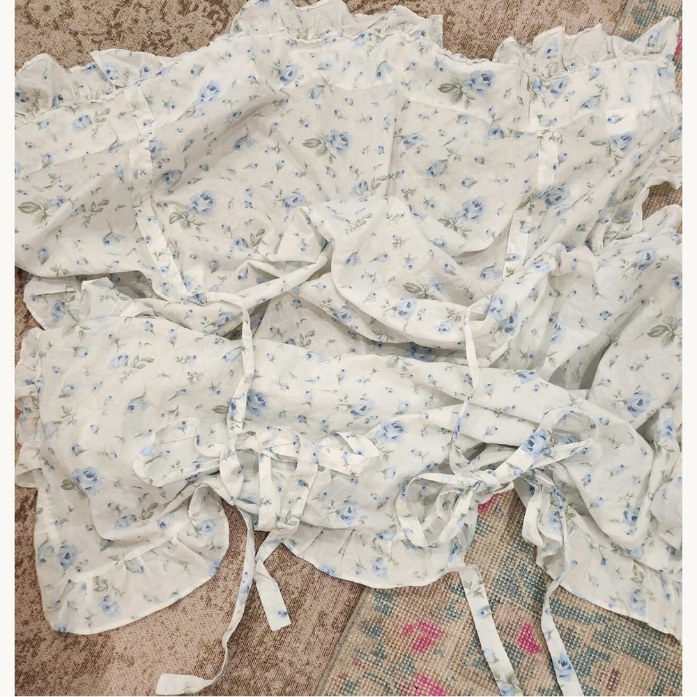 Shabby Chic Blue Floral Balloon Curtain